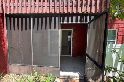 Снять в аренду кондоминиум в Сент-Питерсберг, Флорида 3 комнаты, 58.53м2, № 1750053 - фото 18