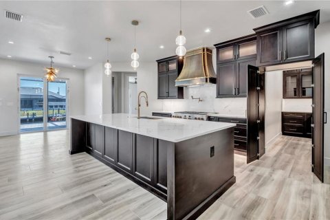 House in Port Charlotte, Florida 3 bedrooms, 198.63 sq.m. № 1687196 - photo 8