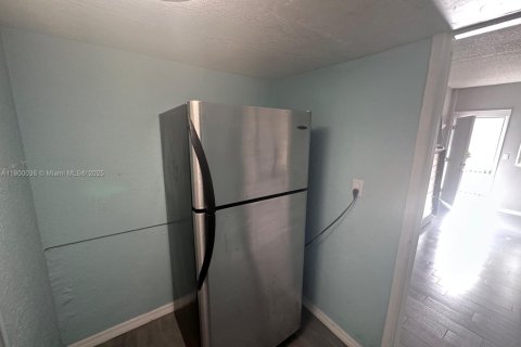 Снять в аренду кондоминиум в Халландейл-Бич, Флорида 29.73м2, № 2014884 - фото 5