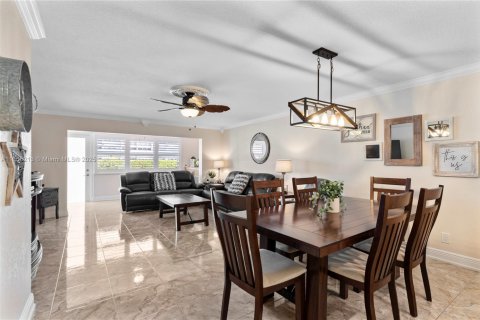 Copropriété à vendre à Hallandale Beach, Floride: 2 chambres, 99.78 m2 № 1881494 - photo 3