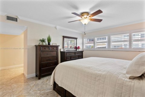 Copropriété à vendre à Hallandale Beach, Floride: 2 chambres, 99.78 m2 № 1881494 - photo 11