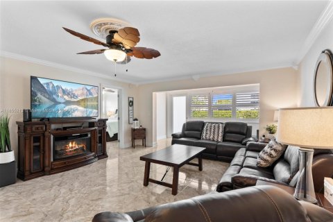 Copropriété à vendre à Hallandale Beach, Floride: 2 chambres, 99.78 m2 № 1881494 - photo 5