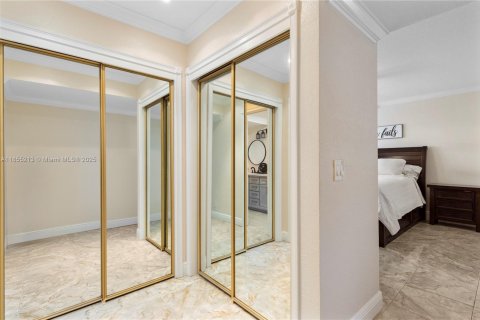 Copropriété à vendre à Hallandale Beach, Floride: 2 chambres, 99.78 m2 № 1881494 - photo 15