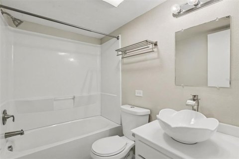Купить виллу или дом в Брэндон, Флорида 5 комнат, 121.52м2, № 2324620 - фото 12
