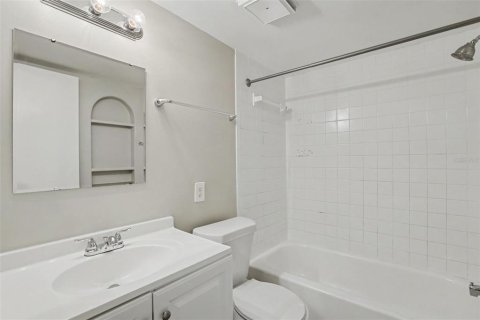 Купить виллу или дом в Брэндон, Флорида 5 комнат, 121.52м2, № 2324620 - фото 11
