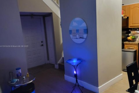 Condo in Miami, Florida, 3 bedrooms  № 2082513 - photo 10