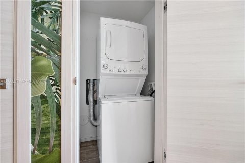 Купить кондоминиум в Майами, Флорида 3 спальни, 127.09м2, № 2257013 - фото 24