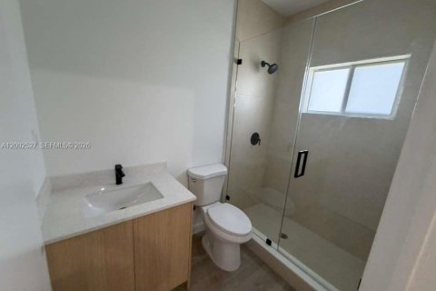 Casa en alquiler en Hialeah, Florida, 4 dormitorios № 2067898 - foto 5