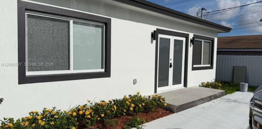 Casa en Hialeah, Florida 4 dormitorios № 2067898