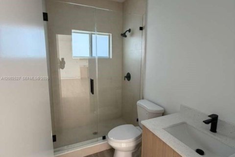 Casa en alquiler en Hialeah, Florida, 4 dormitorios № 2067898 - foto 3
