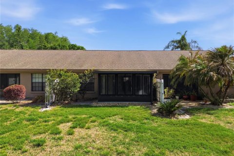House in Tarpon Springs, Florida 2 bedrooms, 108.7 sq.m. № 2217418 - photo 24