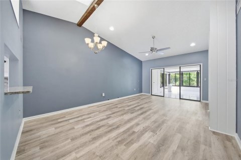House in Tarpon Springs, Florida 2 bedrooms, 108.7 sq.m. № 2217418 - photo 9