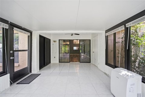 House in Tarpon Springs, Florida 2 bedrooms, 108.7 sq.m. № 2217418 - photo 18