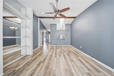 House in Tarpon Springs, Florida 2 bedrooms, 108.7 sq.m. № 2217418 - photo 8