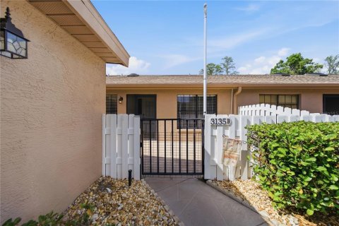 House in Tarpon Springs, Florida 2 bedrooms, 108.7 sq.m. № 2217418 - photo 5