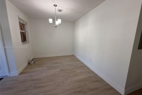 Купить таунхаус в Хомстед, Флорида 3 спальни, 147.16м2, № 2057225 - фото 7