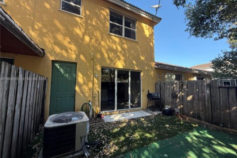 Купить таунхаус в Хомстед, Флорида 3 спальни, 147.16м2, № 2057225 - фото 3