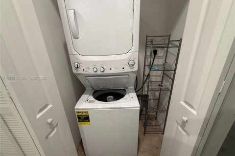 Купить таунхаус в Хомстед, Флорида 3 спальни, 147.16м2, № 2057225 - фото 15