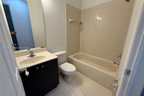 Купить таунхаус в Хомстед, Флорида 3 спальни, 147.16м2, № 2057225 - фото 13