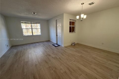 Купить таунхаус в Хомстед, Флорида 3 спальни, 147.16м2, № 2057225 - фото 5