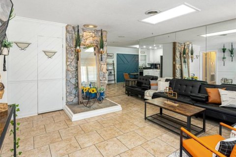 Casa en venta en Orlando, Florida, 4 dormitorios, 216.93 m2 № 2386317 - foto 4