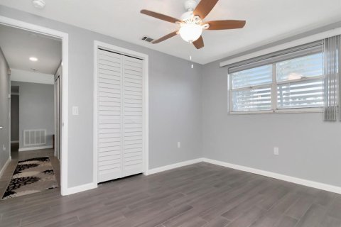 House in Hudson, Florida 2 bedrooms, 125.79 sq.m. № 2121247 - photo 8