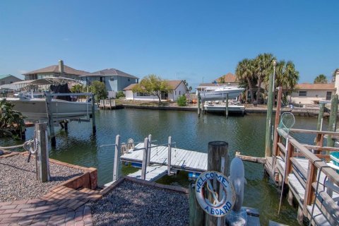 House in Hudson, Florida 2 bedrooms, 125.79 sq.m. № 2121247 - photo 25