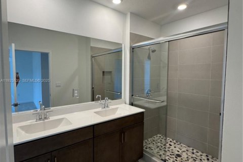 Снять в аренду таунхаус в Хомстед, Флорида 4 спальни, № 1982146 - фото 13