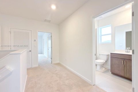 Снять в аренду таунхаус в Хомстед, Флорида 4 спальни, № 1982146 - фото 27