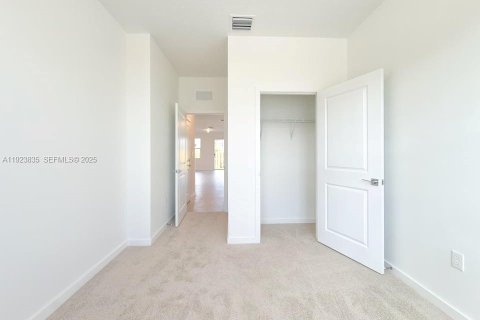 Снять в аренду таунхаус в Хомстед, Флорида 4 спальни, № 1982146 - фото 18