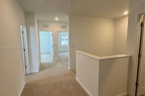 Снять в аренду таунхаус в Хомстед, Флорида 4 спальни, № 1982146 - фото 9