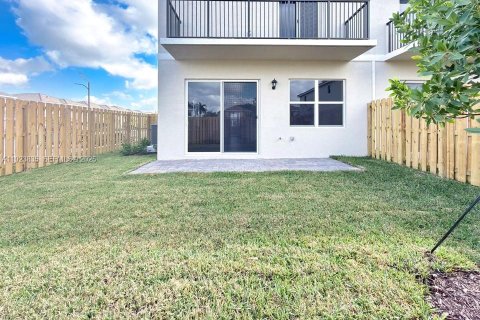 Снять в аренду таунхаус в Хомстед, Флорида 4 спальни, № 1982146 - фото 30