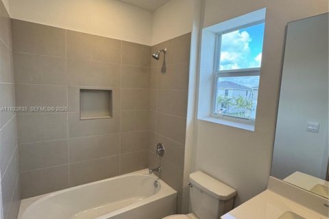 Снять в аренду таунхаус в Хомстед, Флорида 4 спальни, № 1982146 - фото 11