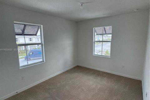 Снять в аренду таунхаус в Хомстед, Флорида 4 спальни, № 1982146 - фото 10