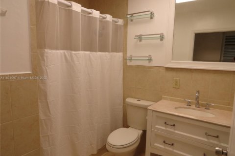 House in Cutler Bay, Florida 4 bedrooms, 179.3 sq.m. № 1807156 - photo 8