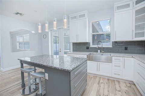 Casa en venta en Orlando, Florida, 4 dormitorios, 196.49 m2 № 1902416 - foto 24