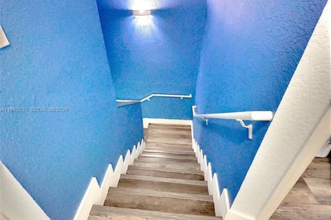 Condo in Hialeah, Florida, 3 bedrooms  № 2024853 - photo 9