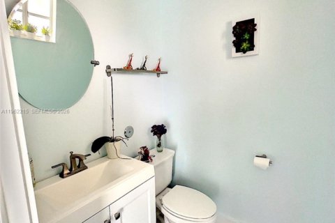 Condo in Hialeah, Florida, 3 bedrooms  № 2024853 - photo 3