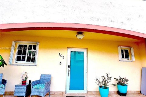 Кондоминиум с 3 спальнями в Хайалиа, Флорида № 2024853