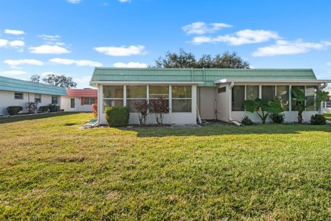 Condo in Sun City Center, Florida, 1 bedroom № 2114134 - photo 22