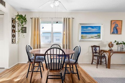 Condo in Sun City Center, Florida, 1 bedroom № 2114134 - photo 10