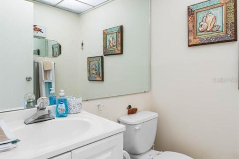 Condo in Sun City Center, Florida, 1 bedroom № 2114134 - photo 13
