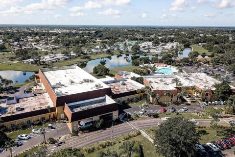 Condo in Sun City Center, Florida, 1 bedroom № 2114134 - photo 26