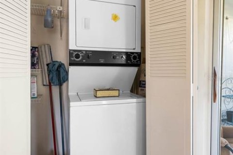 Condo in Sun City Center, Florida, 1 bedroom № 2114134 - photo 18
