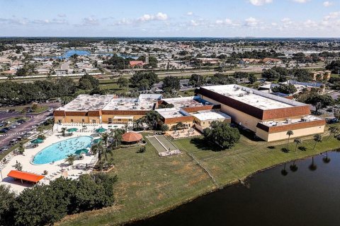 Condo in Sun City Center, Florida, 1 bedroom № 2114134 - photo 28