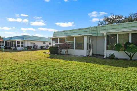 Condo in Sun City Center, Florida, 1 bedroom № 2114134 - photo 23