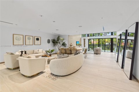 Villa ou maison à vendre à Miami Shores, Floride: 4 chambres, 294.31 m2 № 2058487 - photo 4
