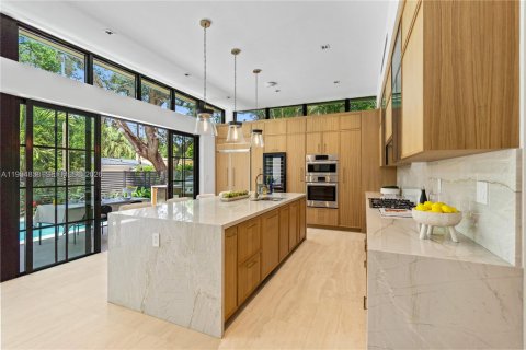 Villa ou maison à vendre à Miami Shores, Floride: 4 chambres, 294.31 m2 № 2058487 - photo 6