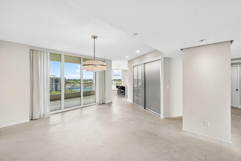 Condo in Highland Beach, Florida, 3 bedrooms  № 2147048 - photo 29