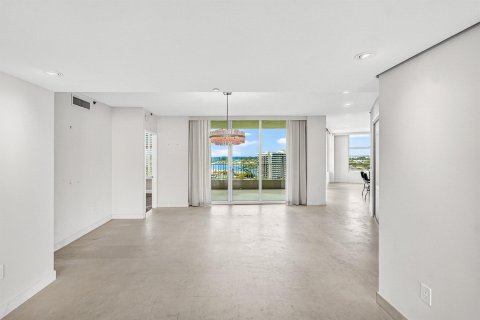 Condo in Highland Beach, Florida, 3 bedrooms  № 2147048 - photo 26